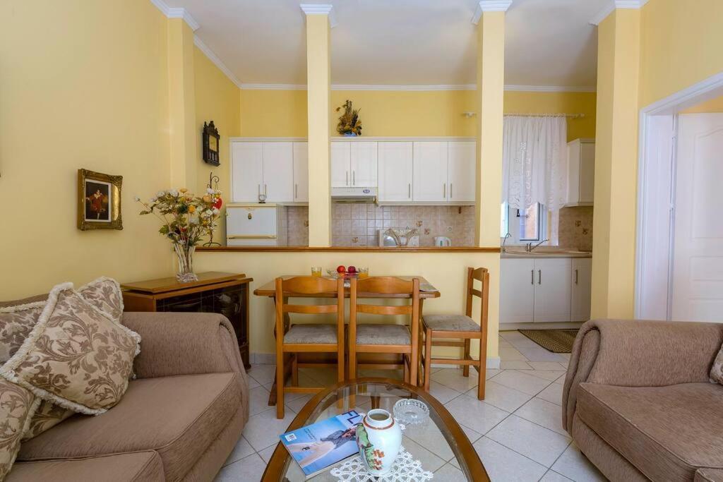 Ria'S Apartment In Corfu Town Экстерьер фото